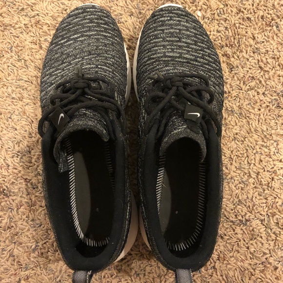 Nike sneakers - Picture 2 of 5